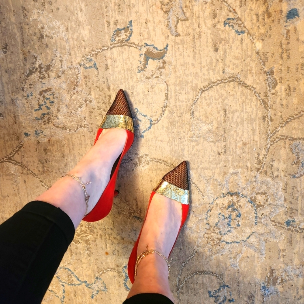 Beautiful rare kitten heel CL
